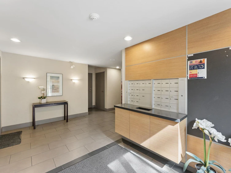 304-827 W 16th Street, North Vancouver, BC, V7P 1R2 - 12