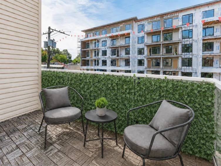 304-827 W 16th Street, North Vancouver, BC, V7P 1R2 - 11