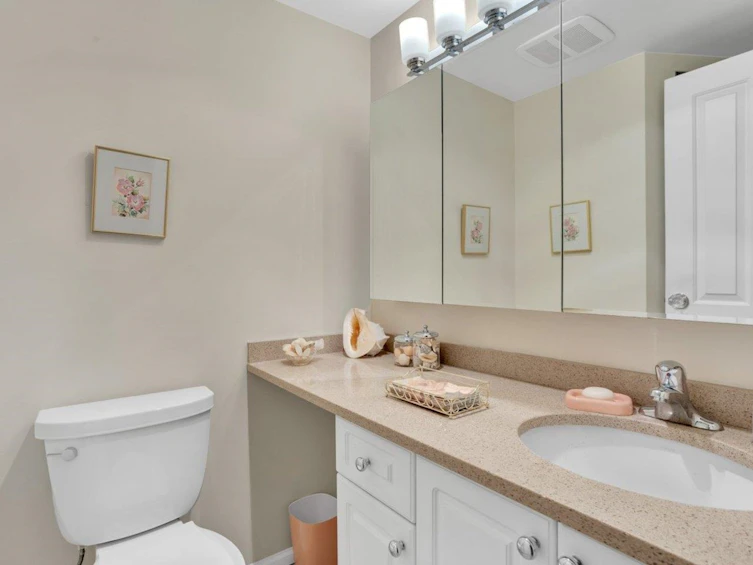 206-2140 Briar Avenue, Vancouver, BC, V6L 3E3 - 22
