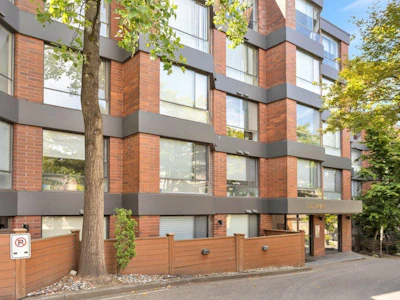 206-2140 Briar Avenue - 2