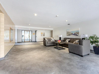 211-15282 19 Avenue - 3