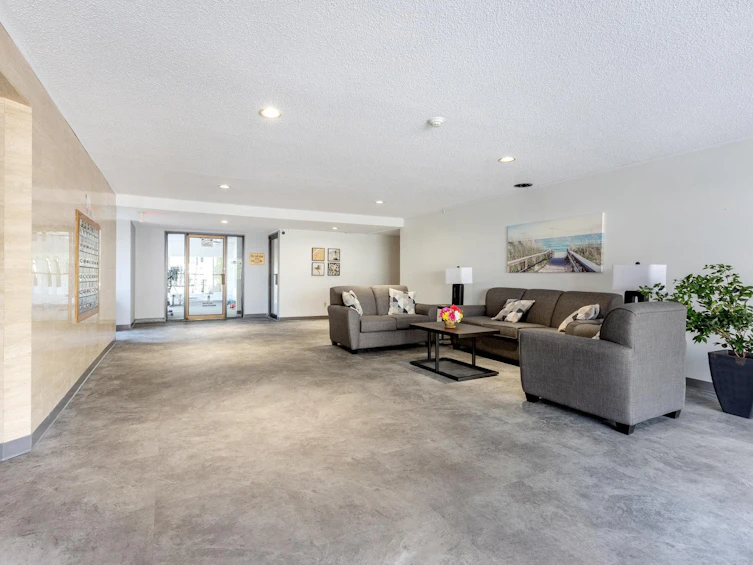 211-15282 19 Avenue, Surrey, BC, V4A 1X6 - 3