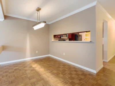 211-15282 19 Avenue - 5