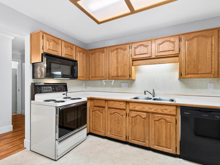 311-32833 Landeau Place, Abbotsford, BC, V2S 6S6 - 10