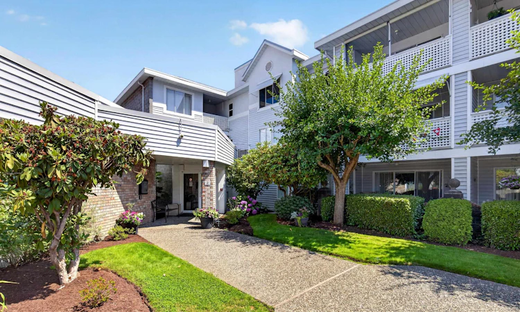 311-32833 Landeau Place