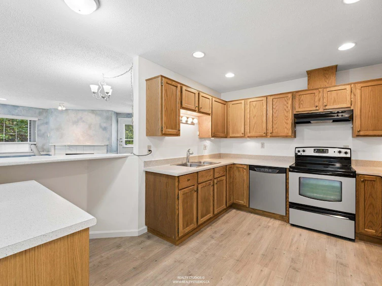 9-1328 Brunette Avenue, Coquitlam, BC, V3K 6K1 - 6