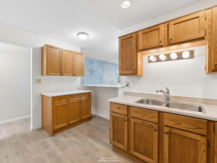 9-1328 Brunette Avenue, Coquitlam, BC, V3K 6K1 - 8