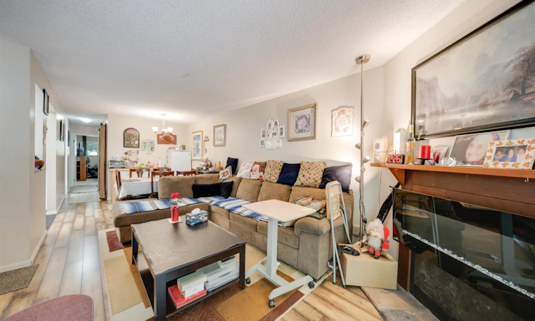 14828 Holly Park Lane