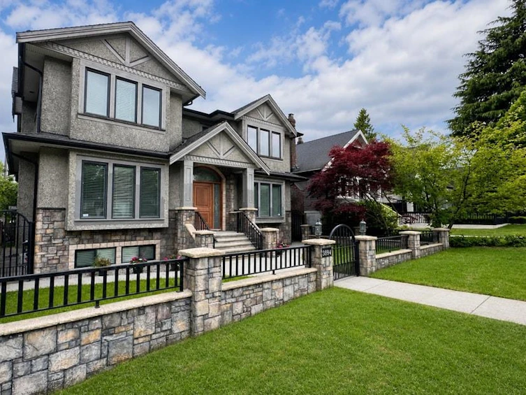 3894 Oxford Street, Burnaby, BC, V5C 1C3 - 3