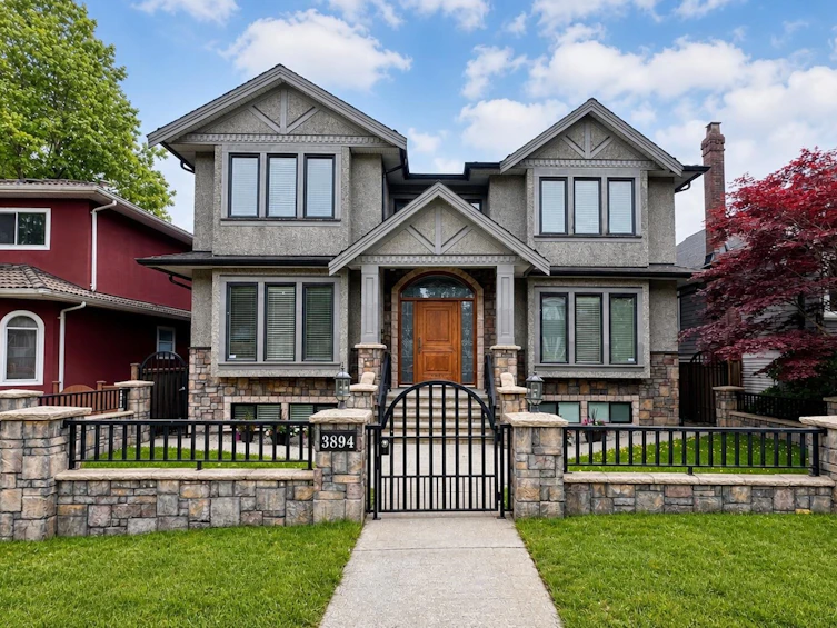 3894 Oxford Street, Burnaby, BC, V5C 1C3
