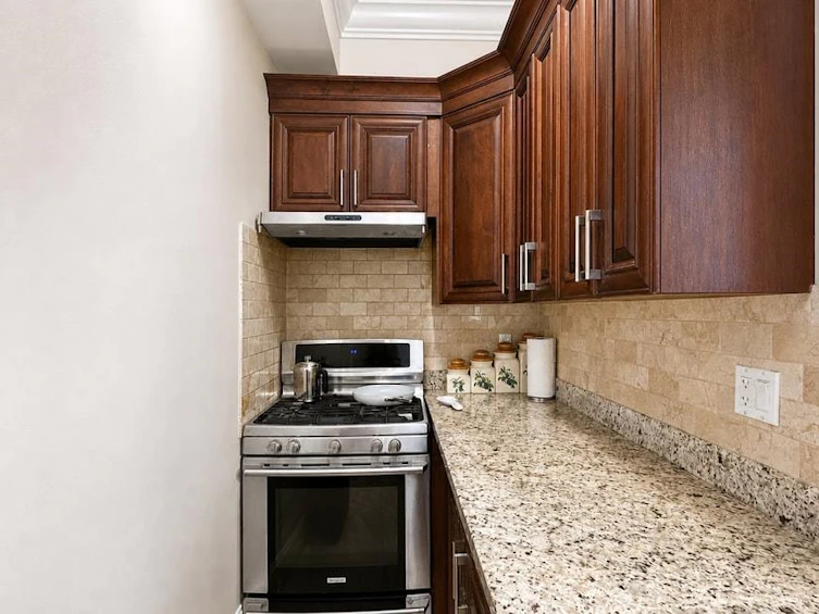 3894 Oxford Street, Burnaby, BC, V5C 1C3 - 14