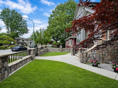 3894 Oxford Street - 4
