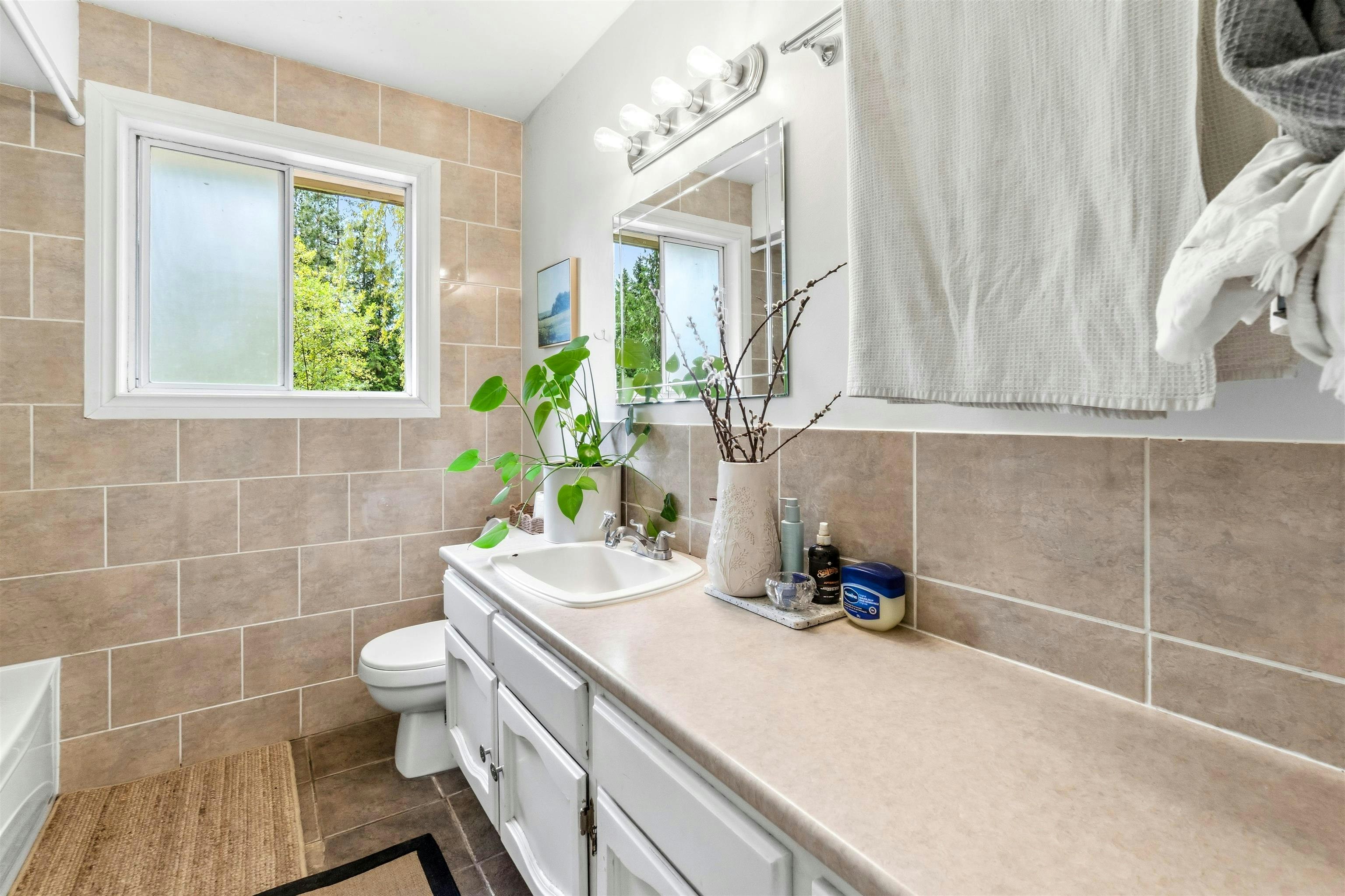 23338 56 Avenue, Langley, BC, V2Z 2P7 - 23