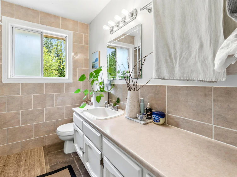 23338 56 Avenue, Langley, BC, V2Z 2P7 - 23