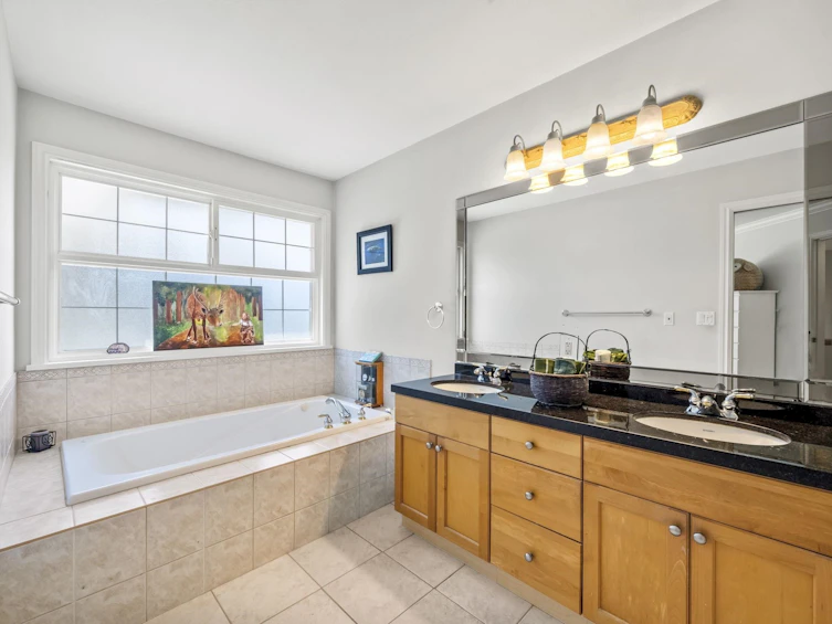 16 Wilkes Creek Drive, Port Moody, BC, V3H 4Z6 - 22