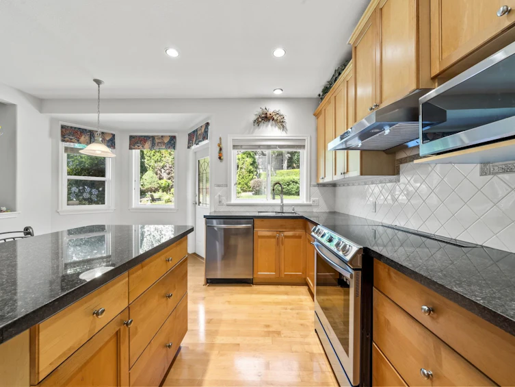 16 Wilkes Creek Drive, Port Moody, BC, V3H 4Z6 - 9