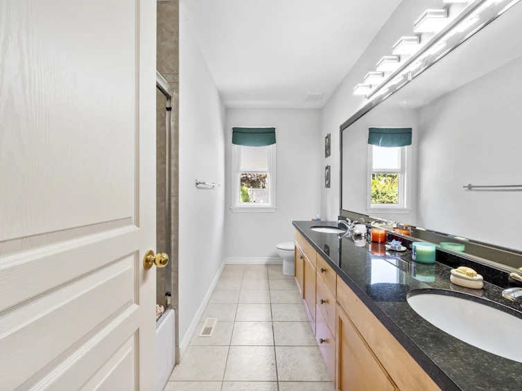 16 Wilkes Creek Drive, Port Moody, BC, V3H 4Z6 - 25
