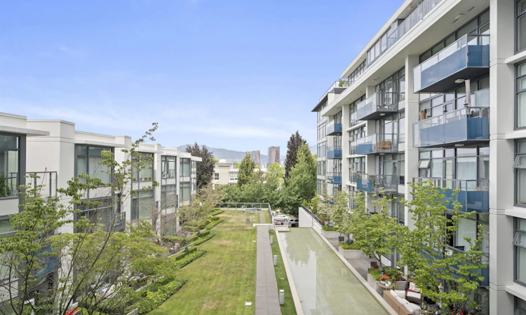342-1777 W 7th Avenue