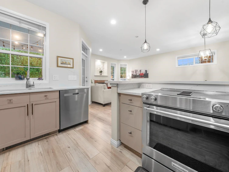1263 W 16th Street, North Vancouver, BC, V7P 1R5 - 16