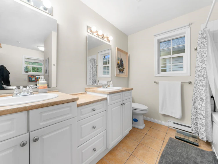 1263 W 16th Street, North Vancouver, BC, V7P 1R5 - 36