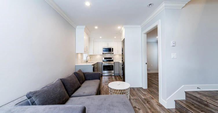 2949 W 35th Avenue, Vancouver, BC, V6N 2M5 - 2