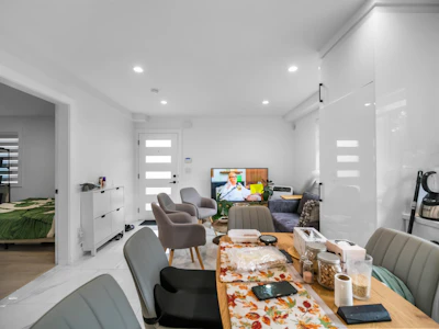 1010 Augusta Avenue - 3