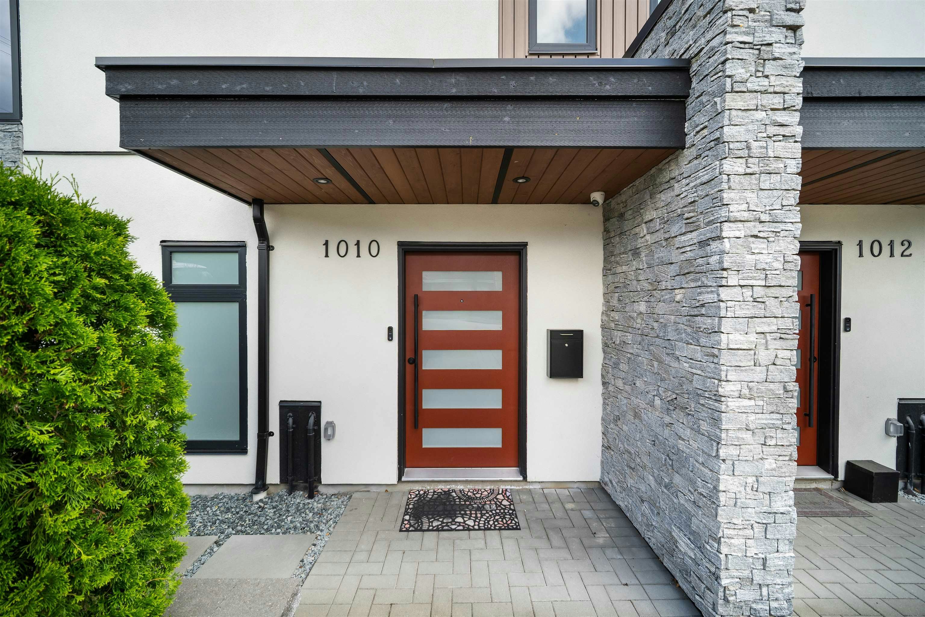 1010 Augusta Avenue, Burnaby, BC, V5A 2V4