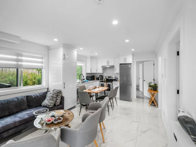 1010 Augusta Avenue - 4