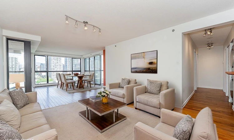 1304-283 Davie Street