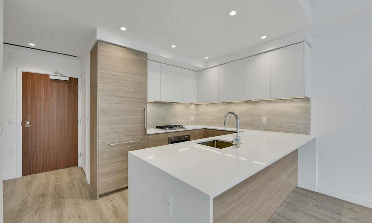 1505-680 Quayside Drive