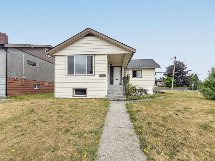 319 E Eighth Avenue, New Westminster, BC, V3L 4K5 - 5