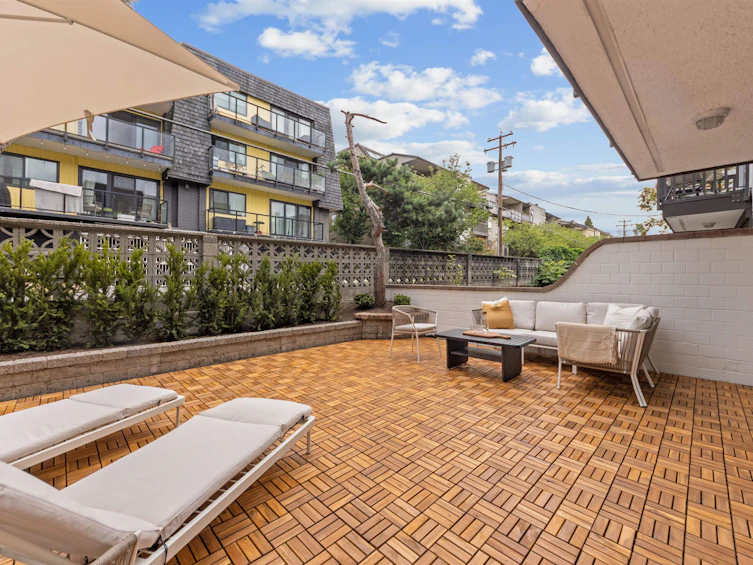 102-270 W 3rd Street, North Vancouver, BC, V7M 1G1