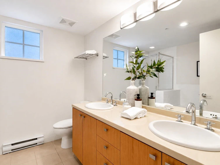 3681 W 12th Avenue, Vancouver, BC, V6R 2N5 - 12