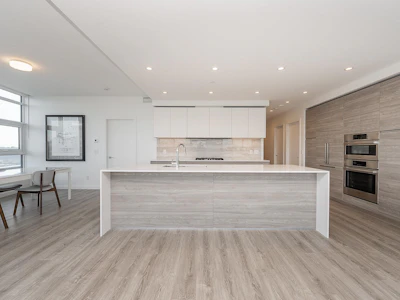 3602-660 Quayside Drive - 5