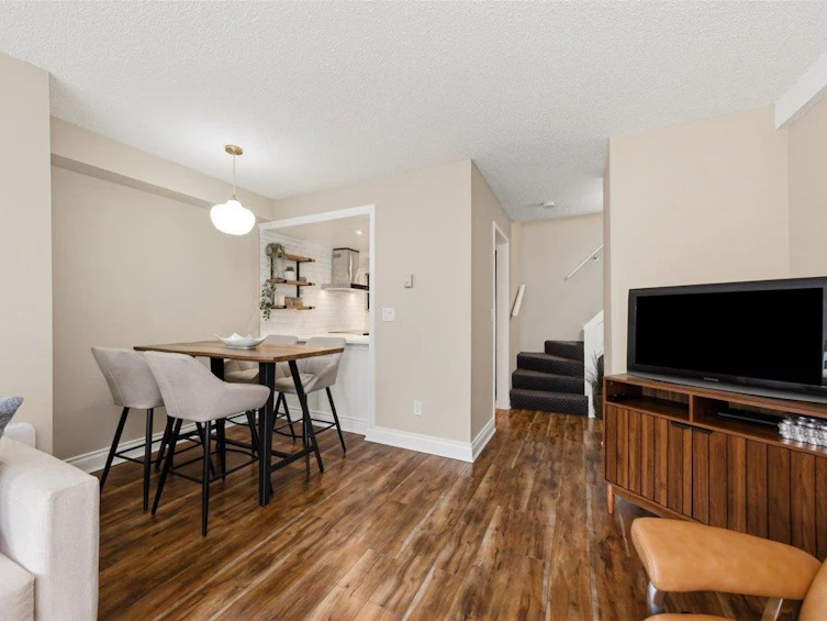 107-2455 York Avenue, Vancouver, BC, V6K 1C9 - 8