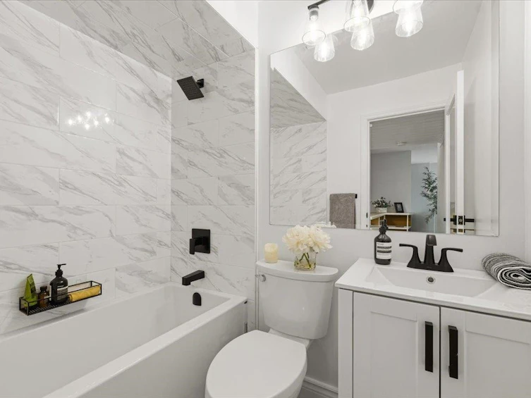 107-2455 York Avenue, Vancouver, BC, V6K 1C9 - 16