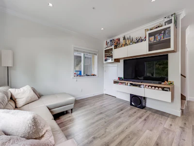 621 E 65th Avenue - 4