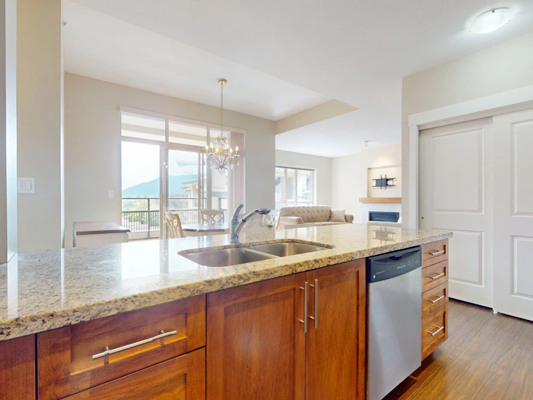 608-1211 Village Green Way, Squamish, BC, V8B 0R7 - 6