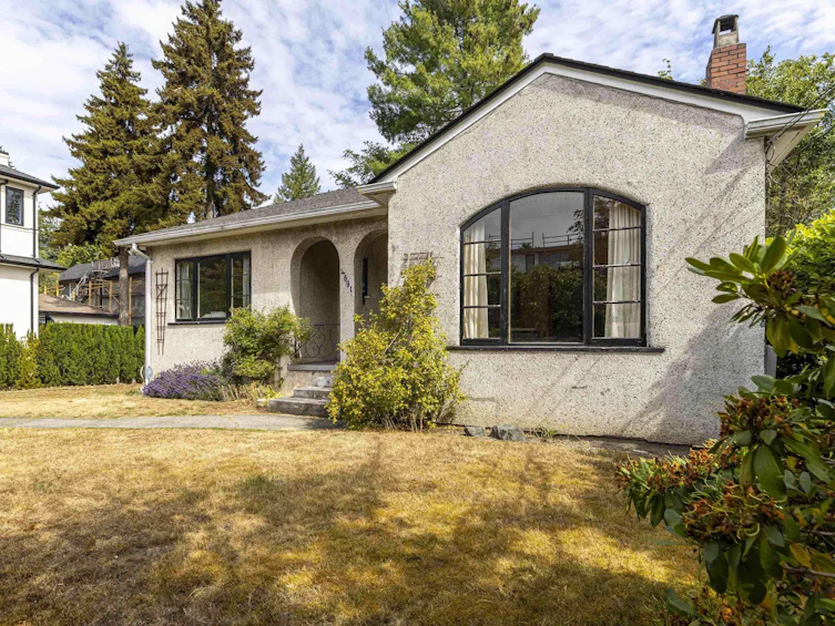 4691 W 5th Avenue, Vancouver, BC, V6R 1S9 - 4