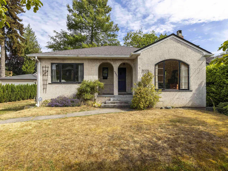 4691 W 5th Avenue, Vancouver, BC, V6R 1S9 - 2