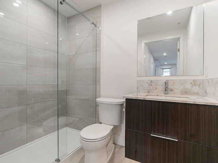 109-2085 E 1st Avenue, Vancouver, BC, V5N 1B6 - 11