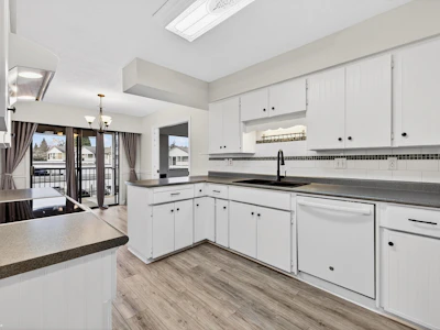61-32959 George Ferguson Way - 2