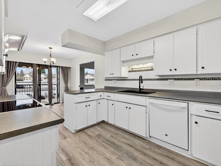 61-32959 George Ferguson Way, Abbotsford, BC, V2S 7W9 - 2