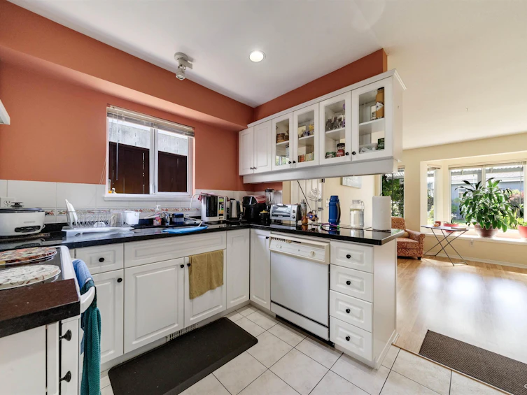 215 W 18th Street, North Vancouver, BC, V7M 1W7 - 9