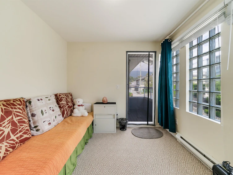 215 W 18th Street, North Vancouver, BC, V7M 1W7 - 16