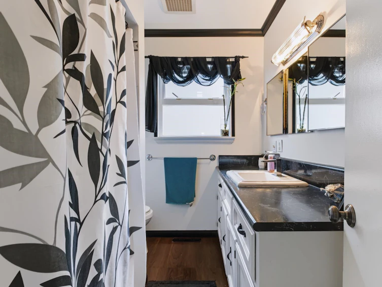 13830 Blackburn Avenue, Surrey, BC, V4B 2Y8 - 19
