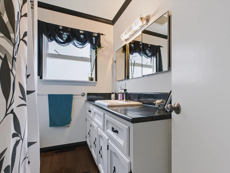 13830 Blackburn Avenue, Surrey, BC, V4B 2Y8 - 18