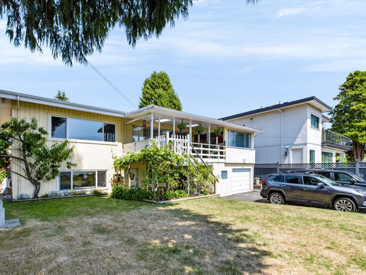 13830 Blackburn Avenue, Surrey, BC, V4B 2Y8 - 32