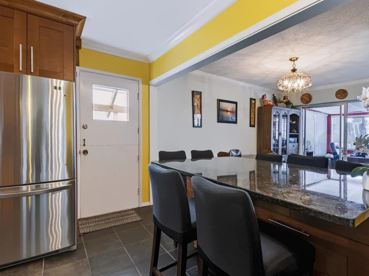 13830 Blackburn Avenue, Surrey, BC, V4B 2Y8 - 9