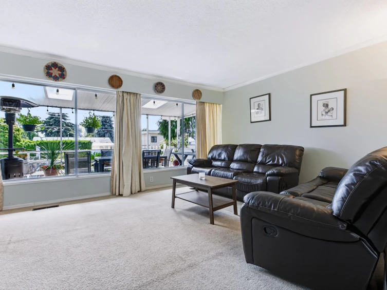 13830 Blackburn Avenue, Surrey, BC, V4B 2Y8 - 15